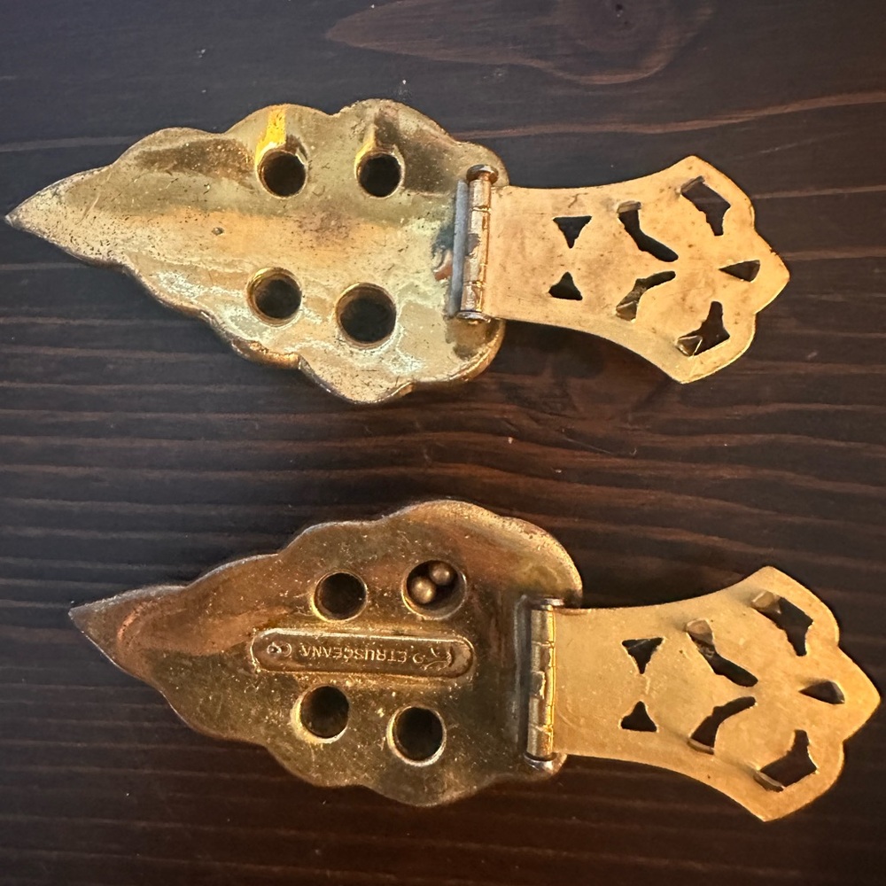 Gold Decorative cuff links /brooch
